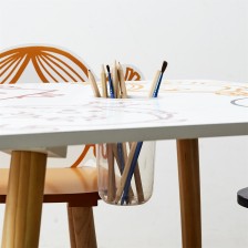 Table avec pot crayon Monsieur Madame - Home Deco Kids Table avec pot crayon Monsieur Madame - Home Deco Kids